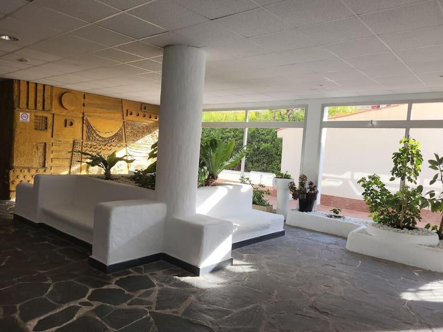 Superbe Apartement En Residence Avec Piscine Roses Dış mekan fotoğraf